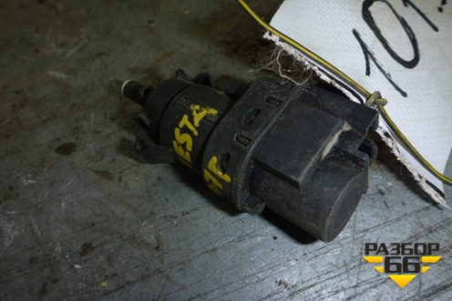 Датчик включения стопсигнала для Ford Fiesta с 2001-2008г (Фиеста 5)