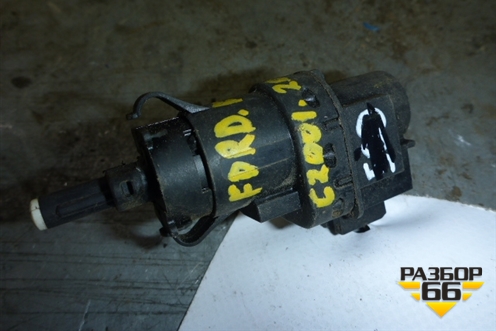 Датчик включения стопсигнала для Ford Fiesta с 2001-2008г (Фиеста 5)