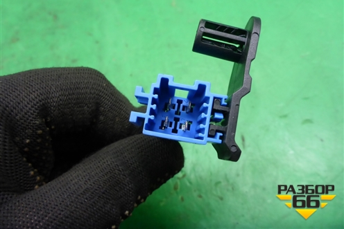 Моторчик регулировки ремня безопасности (левый) (A2058600182) для Mercedes Benz C-Klass W205 с 2014г (Ц)