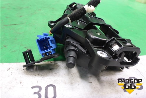 Моторчик регулировки ремня безопасности (правый) (A2058600282) для Mercedes Benz C-Klass W205 с 2014г (Ц)