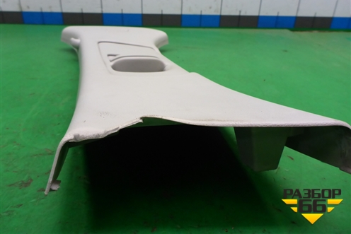 Обшивка стойки центральная верхняя левая (5L0867243) для Skoda Yeti с 2009г (Етти)