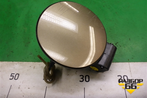 Лючок бензобака (5L6809702) для Skoda Yeti с 2009г (Етти)