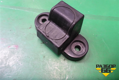 Отбойник двери багажника (6Y0827240E) для Skoda Yeti с 2009г (Етти)