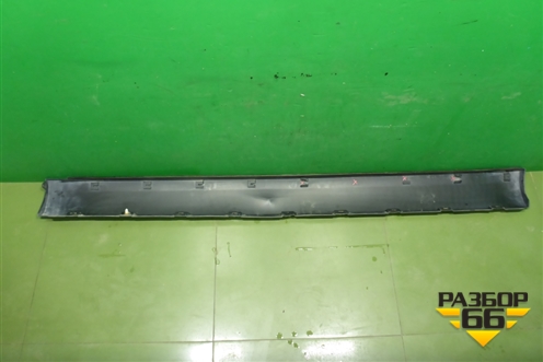 Накладка на порог наружная правая (5L0853856A) для Skoda Yeti с 2009г (Етти)