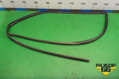 Уплотнитель стекла двери передней левой (5ти дверный кузов) для Mitsubishi Pajero/Montero с 2007г (Паджеро 4/Монтеро)