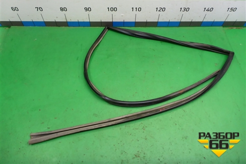 Уплотнитель стекла двери задней левой для Mitsubishi Pajero/Montero с 2007г (Паджеро 4/Монтеро)