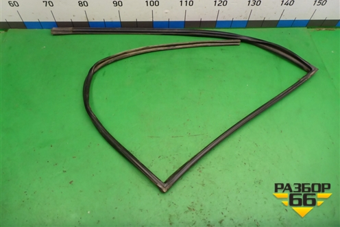 Уплотнитель стекла двери задней левой для Mitsubishi Pajero/Montero с 2007г (Паджеро 4/Монтеро)