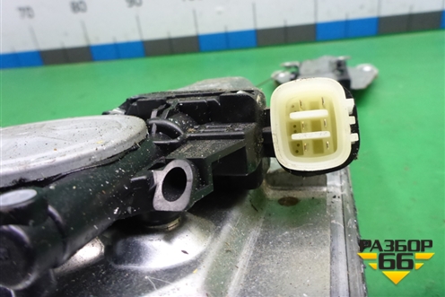 Стеклоподъёмник электрический передний правый для Mitsubishi Pajero/Montero с 2007г (Паджеро 4/Монтеро)