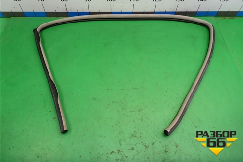 Уплотнитель двери задней правой (на кузов) для Mitsubishi Pajero/Montero с 2007г (Паджеро 4/Монтеро)