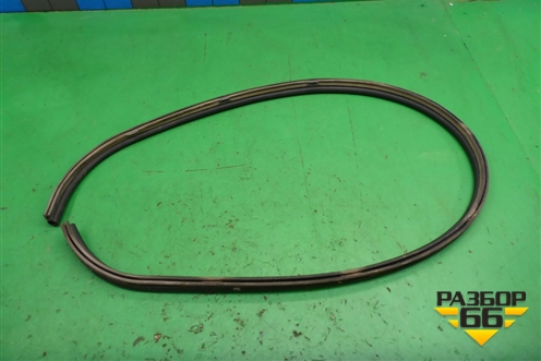 Уплотнитель капота (на решетку стеклоочистителей) для Subaru Legacy Outback (B14) с 2009-2014г (Легаси Аутбек)