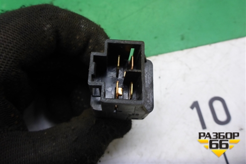 Датчик включения стопсигнала для Subaru Legacy Outback (B14) с 2009-2014г (Легаси Аутбек)