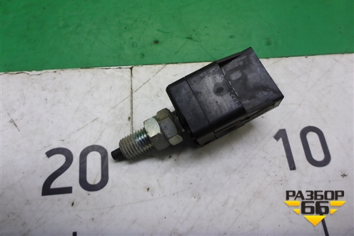 Датчик включения стопсигнала для Subaru Legacy Outback (B14) с 2009-2014г (Легаси Аутбек)