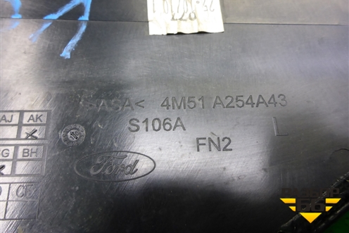 Накладка двери задней левой (4M51A254A43) для Ford Focus 2 с 2008-2011г (Фокус)