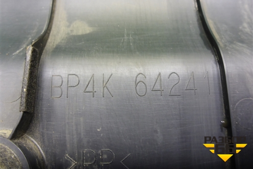 Накладка внутренняя (на консоль левая) (BP4K64241) для Mazda Mazda 3 (BK) с 2003-2009г 
