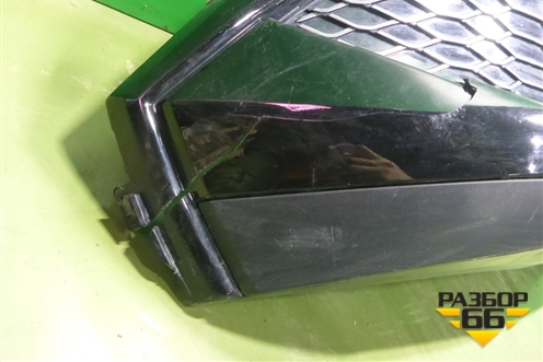 Решетка в передний бампер центральная (после 2019г под парктроник) (53102YP030) для Toyota C-HR с 2016г (Цашр)