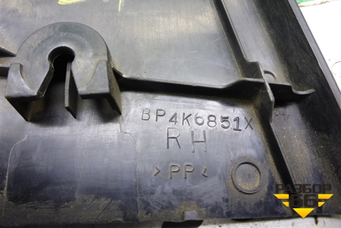 Накладка двери задней правой (уголок) (BP4K6851X) для Mazda Mazda 3 (BK) с 2003-2009г 