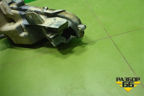 Фара противотуманная правая (2 линзы) (8136060070) для Lexus LX-570 с 2015г (ЛХ)