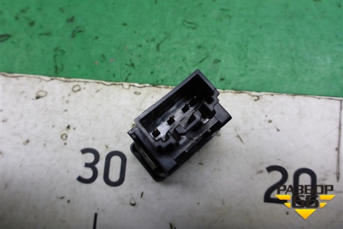 Кнопка аварийной сигнализации (BP4K664H0) для Mazda Mazda 3 (BK) с 2003-2009г 