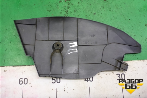 Накладка внутренняя (на консоль правая) (BP4K64231) для Mazda Mazda 3 (BK) с 2003-2009г 