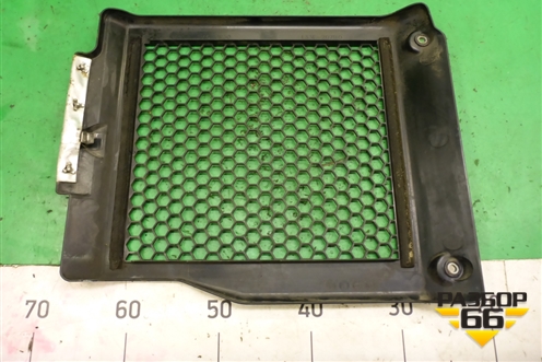 Накладка декоративная на интеркулер (2.3л L3) (L33E207B0) для Mazda Mazda 3 (BK) с 2003-2009г 