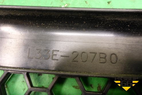 Накладка декоративная на интеркулер (2.3л L3) (L33E207B0) для Mazda Mazda 3 (BK) с 2003-2009г 