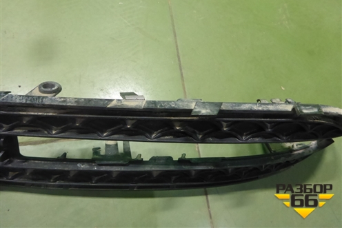 Решетка в передний бампер левая (до 2013г) (A2128851523) для Mercedes Benz E-Klass W212 с 2009-2016г (Е)