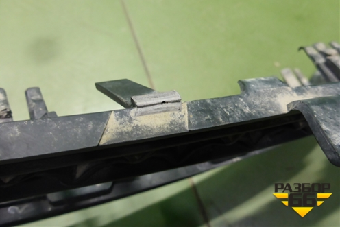 Решетка в передний бампер левая (до 2013г) (A2128851523) для Mercedes Benz E-Klass W212 с 2009-2016г (Е)