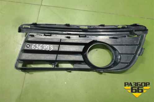 Накладка ПТФ правая (1K0853666H) для Volkswagen Jetta с 2005-2011г (Джетта)