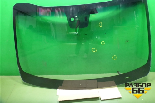 Стекло лобовое (под датчик дождя с обогревом зоны дворников) для Kia Sorento III Prime с 2014-2020г (Соренто3)