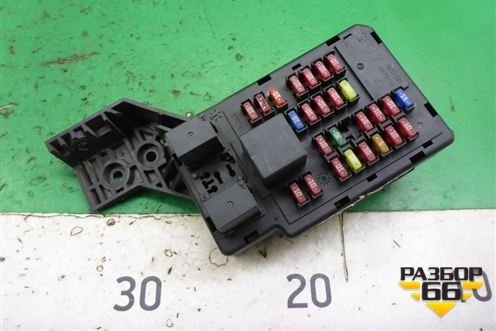 Блок предохранителей салонный (06703569) для Geely Emgrand (EC7) с 2009-2016г (Эмгранд)