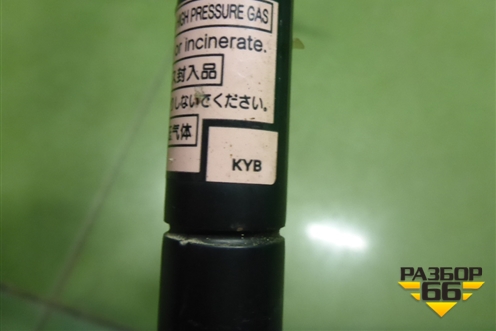 Амортизатор капота (правый) для Toyota Land Cruiser (200) с 2008г (Ленд Крузер)
