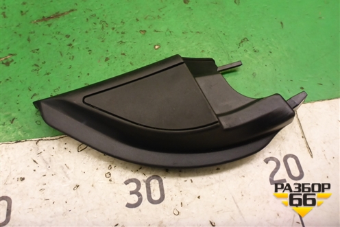 Накладка двери передней правой уголок (MR441632) для Mitsubishi Lancer-9  с 2003-2008г (Лансер)