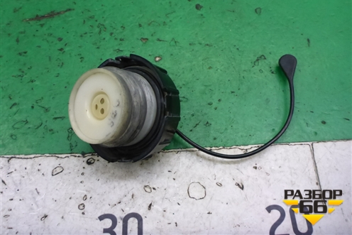 Крышка топливного бака для Mitsubishi Lancer-9  с 2003-2008г (Лансер)