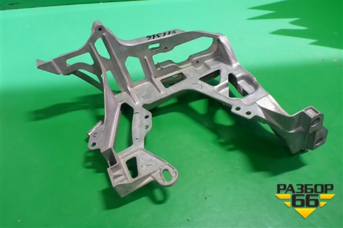 Кронштейн фары левой (A2056225300) для Mercedes Benz C-Klass W205 с 2014г (Ц)