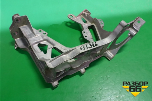 Кронштейн фары левой (A2056225300) для Mercedes Benz C-Klass W205 с 2014г (Ц)