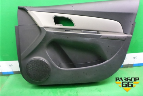 Обшивка двери передней правой под электрику (96957316) для Chevrolet Cruze c 2009-2015г (Круз)