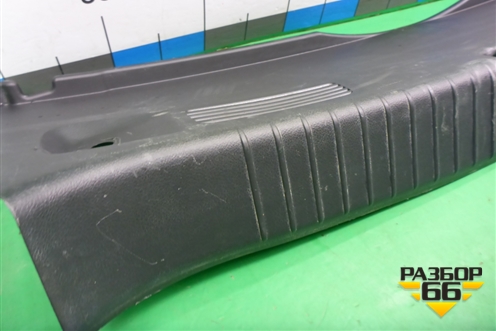 Обшивка багажника на заднюю панель (хетчбэк) (95028556) для Chevrolet Cruze c 2009-2015г (Круз)