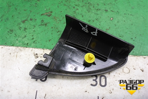 Накладка двери передней правой уголок (96984324) для Chevrolet Cruze c 2009-2015г (Круз)