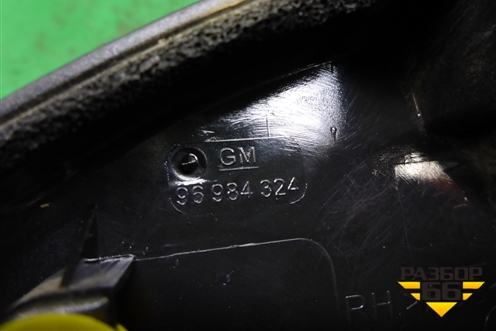 Накладка двери передней правой уголок (96984324) для Chevrolet Cruze c 2009-2015г (Круз)