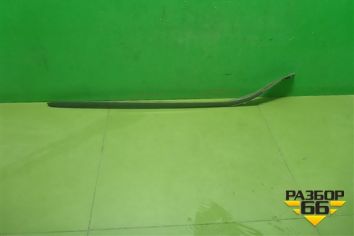 Молдинг лобового стекла правый (32210591) для Volvo XC60 с 2017-2025г (ХС60)