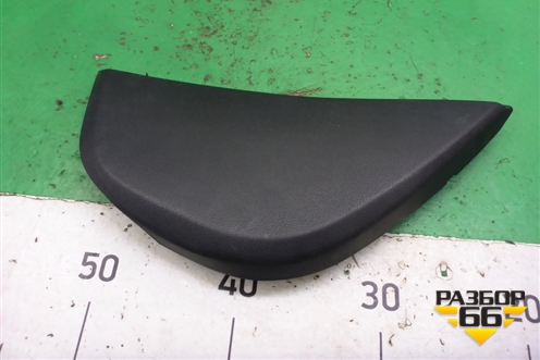 Накладка на торпедо (боковая правая) (847664L000) для Hyundai Solaris с 2010-2016г (Солярис)