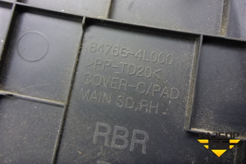 Накладка на торпедо (боковая правая) (847664L000) для Hyundai Solaris с 2010-2016г (Солярис)