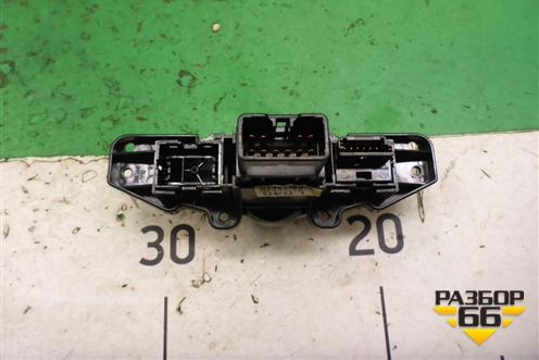 Кнопка аварийной сигнализации (39F1A01110) для Hyundai Solaris с 2010-2016г (Солярис)