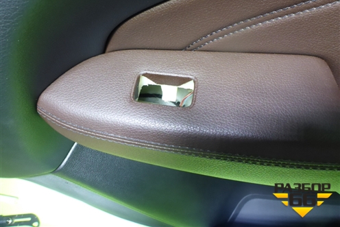 Обшивка двери передней правой под электрику для Mercedes Benz ML-Klass W166 c 2011г (МЛ)