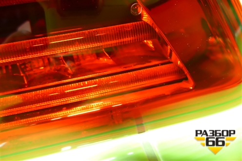 Фонарь задний внутренний левый (Led) (A1669068701) для Mercedes Benz ML-Klass W166 c 2011г (МЛ)