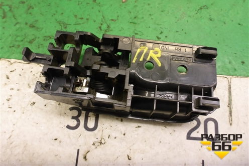 Ручка внутренняя двери передней правой для Toyota Corolla (E12) с 2001-2007г (Королла 120)