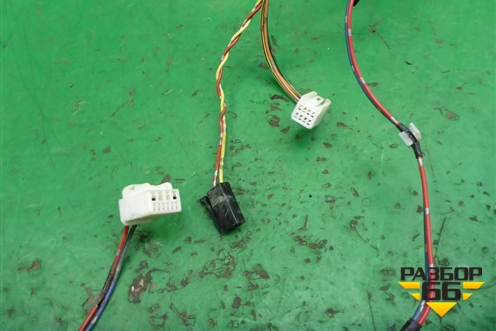 Проводка двери задней левой (хетчбэк) (8215402190) для Toyota Corolla (E12) с 2001-2007г (Королла 120)