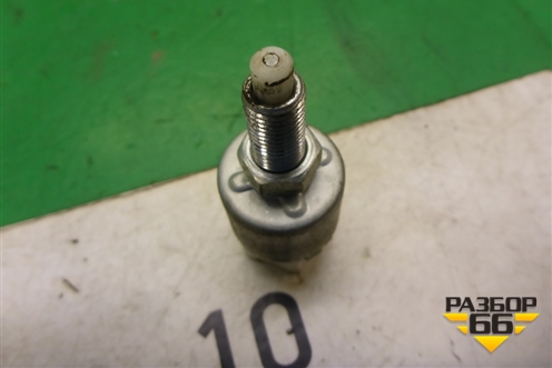 Датчик включения стопсигнала для Toyota Corolla (E12) с 2001-2007г (Королла 120)