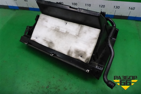 Бардачок (A1666800191) для Mercedes Benz ML-Klass W166 c 2011г (МЛ)