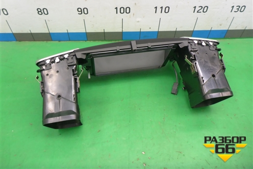 Дефлектор воздушный центральный (A1668300854) для Mercedes Benz ML-Klass W166 c 2011г (МЛ)